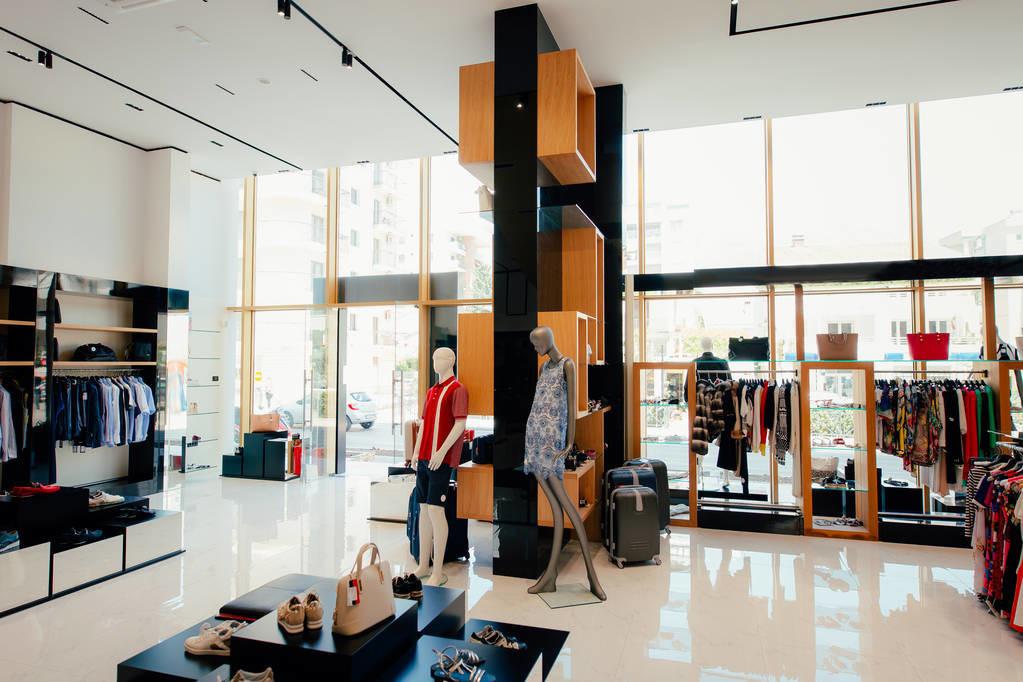 2021开服装店赚钱吗（3万能开服装店吗）