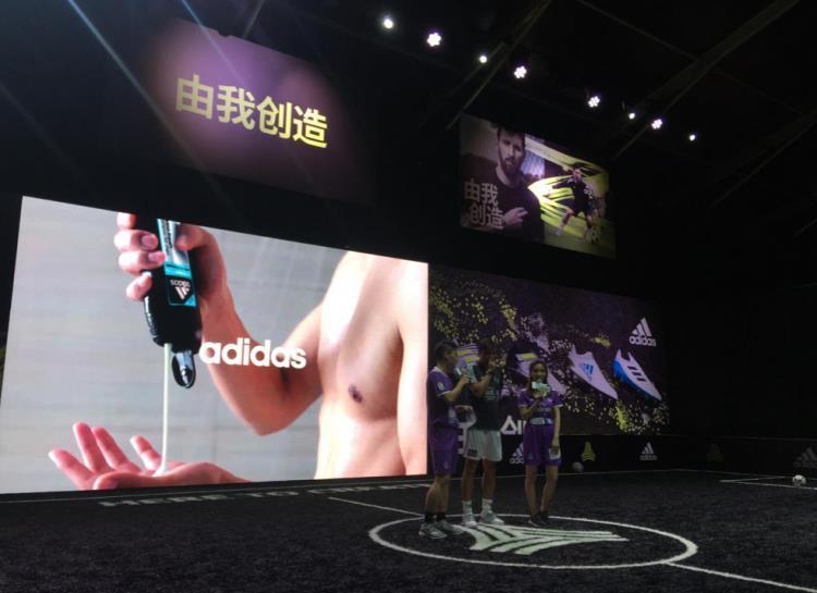 阿迪达斯清风男士沐浴露足球赛正式开哨
