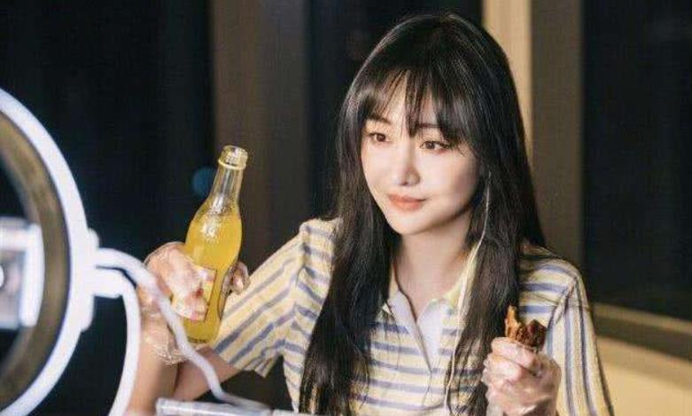 3万粉丝的小主播,直播6小时赚到1套房,学会3个技巧很重要