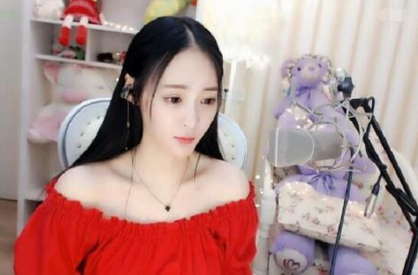 网上yy直播间怎么赚钱（解说哪个直播平台容易挣钱）