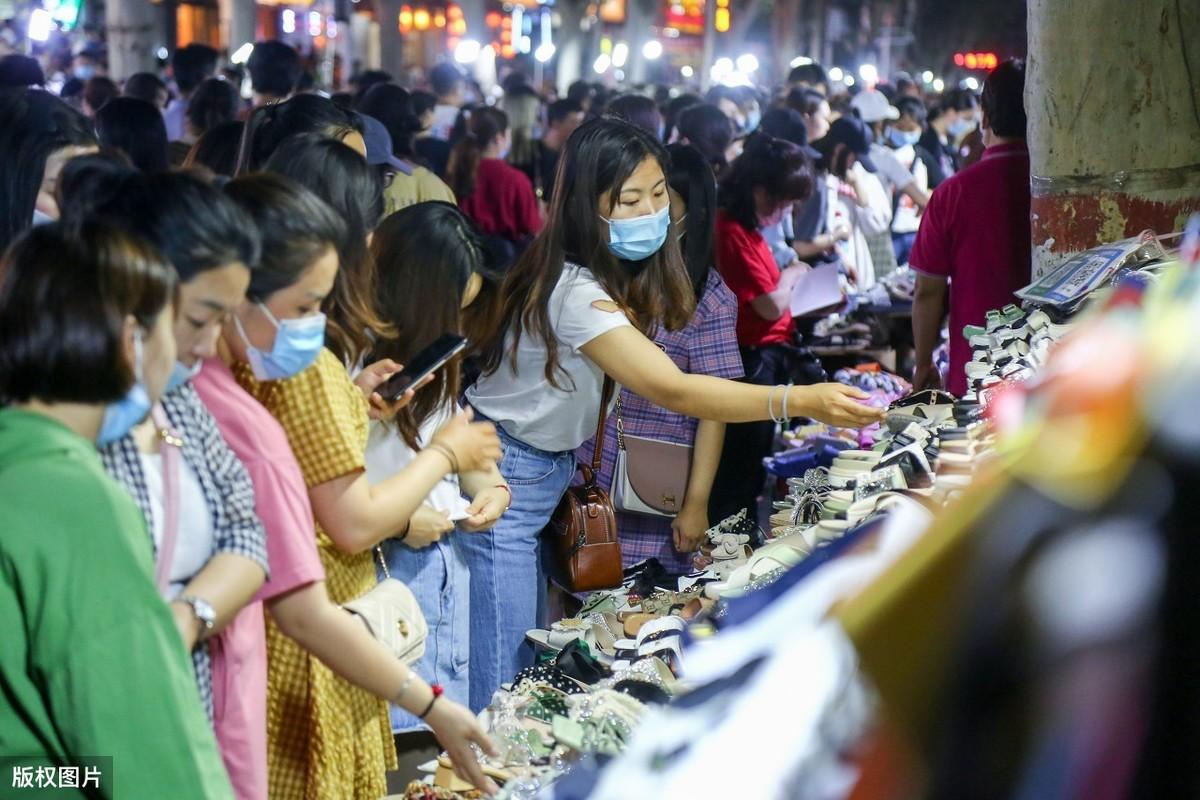 摆地摊卖这些东西,利润高又好卖,适合新手操作