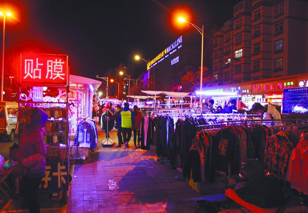 实用赚钱的摆地摊技巧,选择好摆摊产品让你小本生意赚大钱