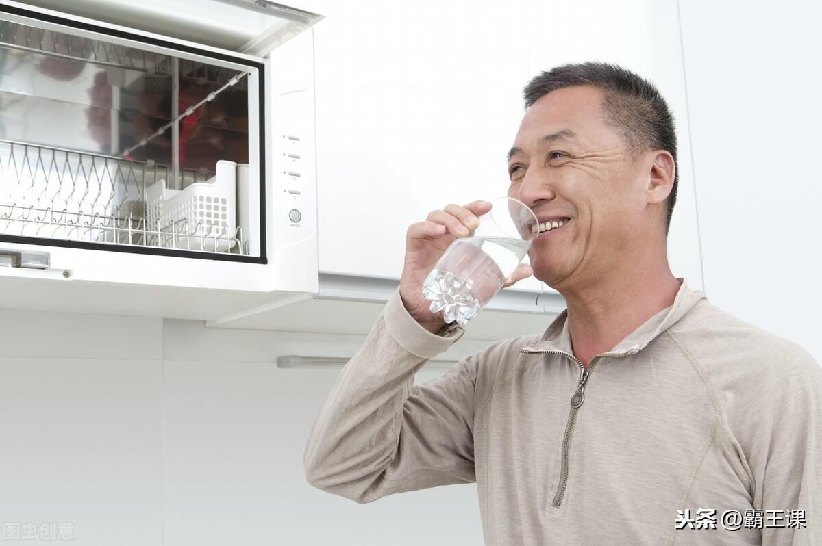 人过五十混得再差也不想打工,转行做这5个小生意,养家没问题