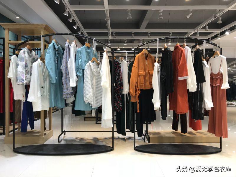 女装品牌折扣货源到哪儿找?新手批发有什么需要注意的吗?