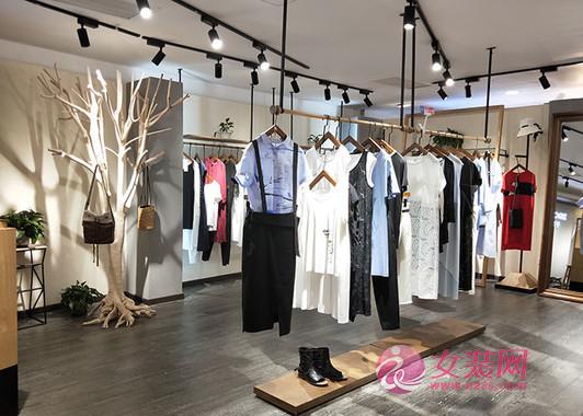 女装店发朋友圈的句子衣服（朋友圈卖衣服文案撰写技巧）