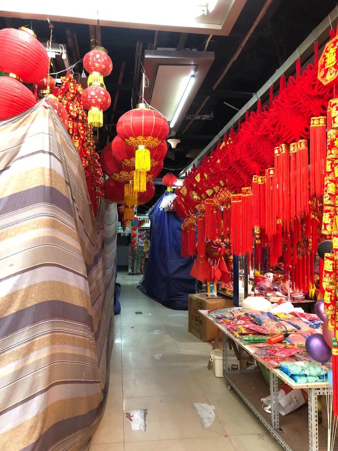 重庆女孩的天堂:来福士一街之隔,重庆超大饰品批发市场