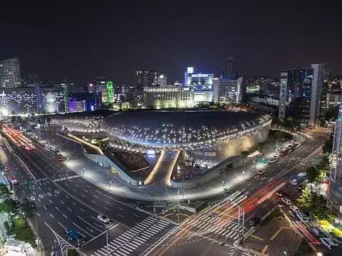 深夜,我在韩国东大门“血拼”了三小时