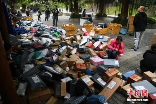 揭淘宝职业差评师乱象 “网络水军”如何碰瓷敲诈?