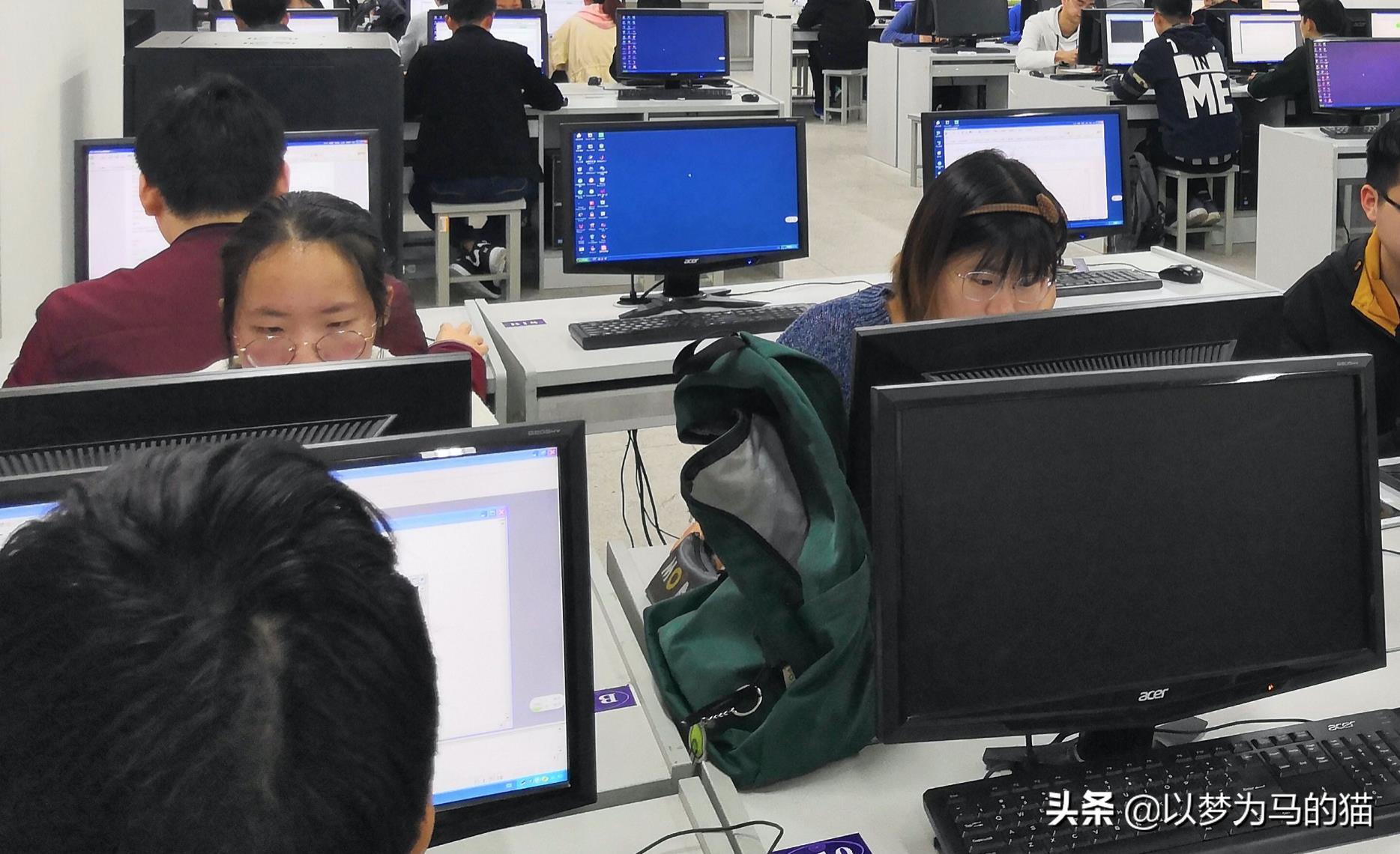 男生现在什么专业好找工作（7大好找工作专业发展大）