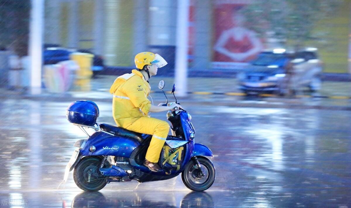 兼职跑外卖一个月能挣多少（揭秘外卖小哥的真实收入）