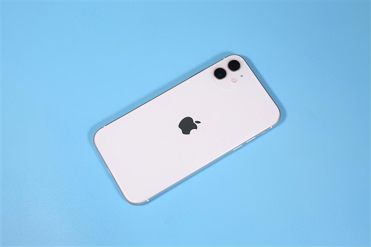库克真狠!国产旗舰涨价,iPhone 12却降价