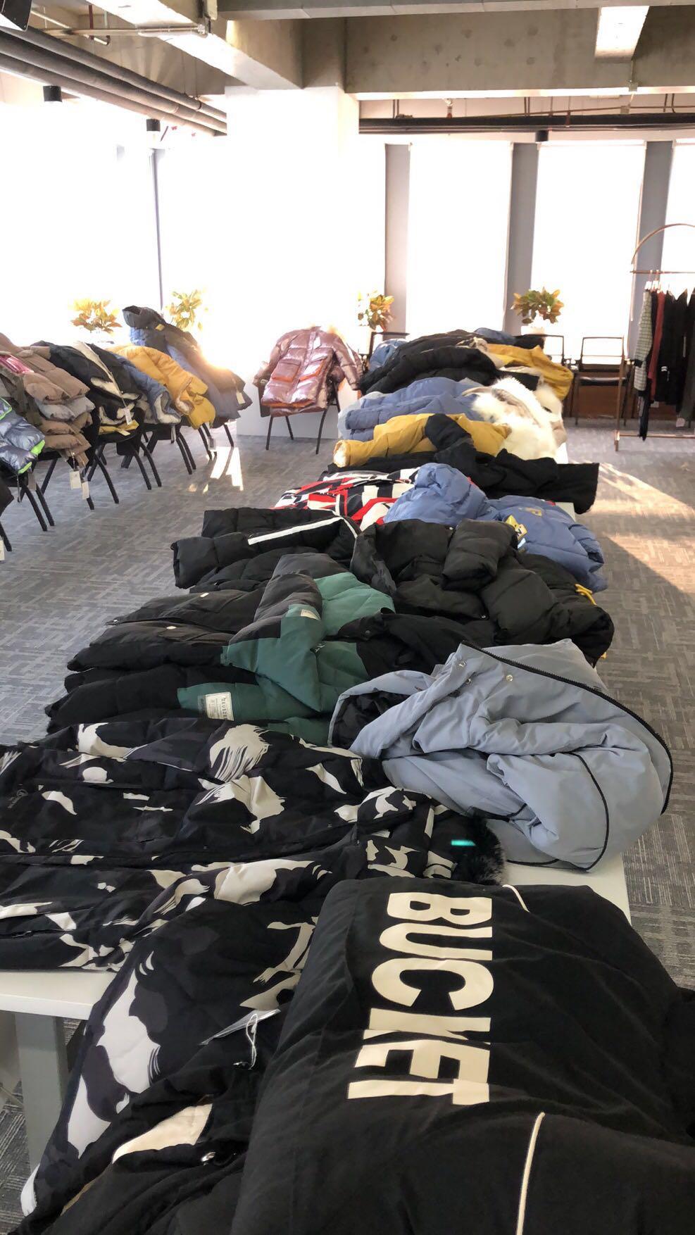 女装品牌批发市场大全 时尚女装批发一手货源