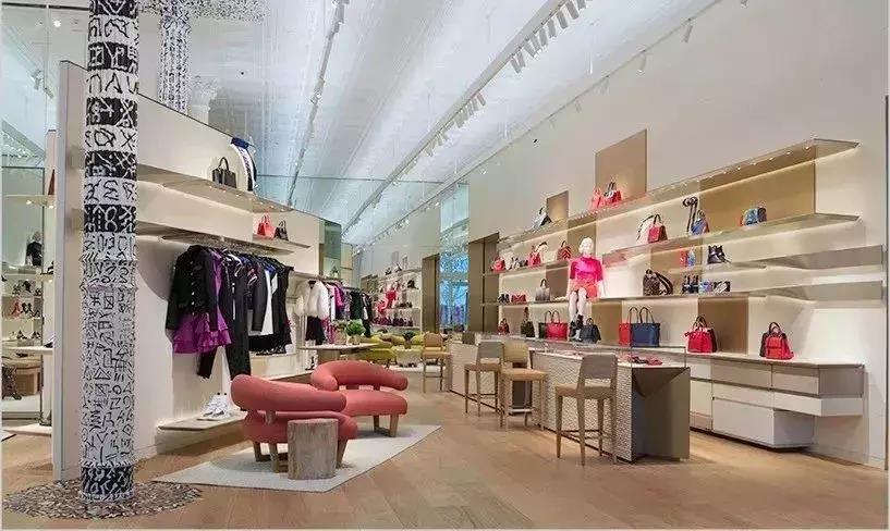 《销售技巧》:开服装店不懂这7点,迟早关门!