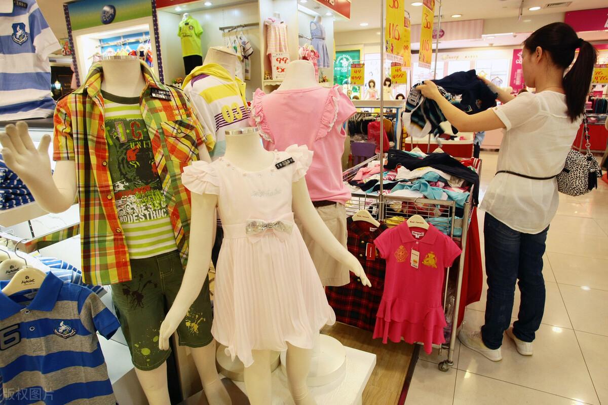 服装店月赚22万,每天进店500人,都是冲着“免费送衣”来的