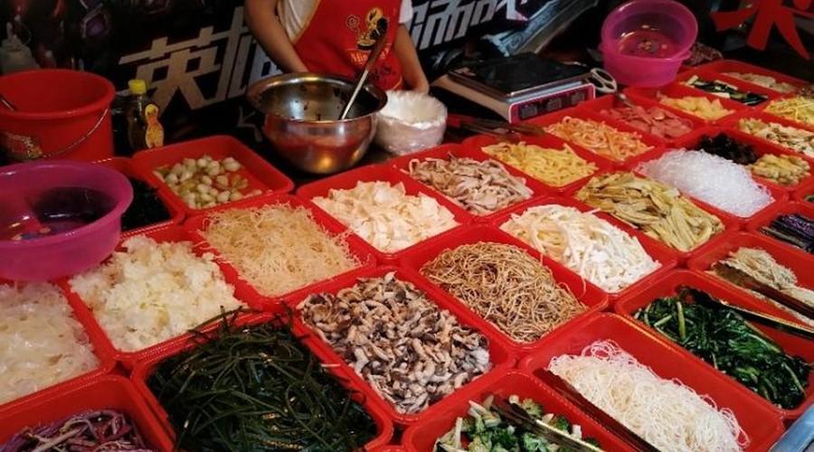 街头小吃摊买什么赚钱（适合街头的流动小吃摊推荐一下）