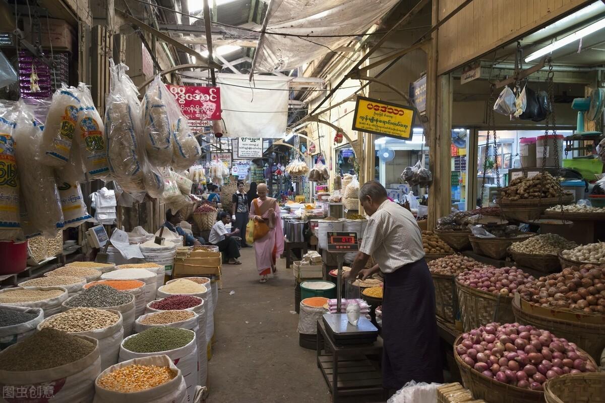现在零食集合店非常火爆,你知道有哪些小零食店进货渠道吗?