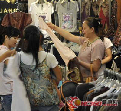 跟着我一起带你走进3元一件潮牌的广州沙河服装批发市场