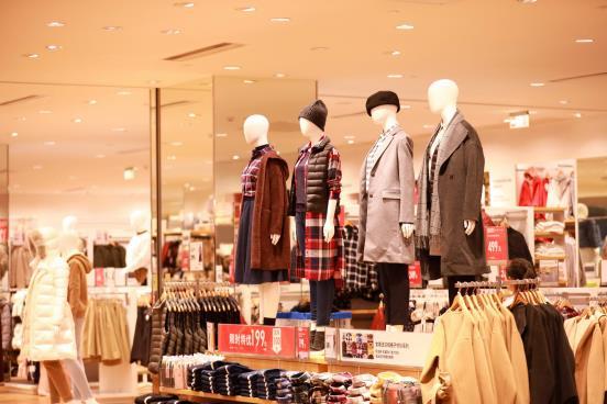 你不知道的暴利:5毛钱一斤的服装尾货,这家公司一年卖了30亿