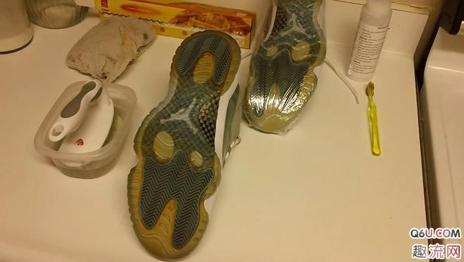 怎么清洗球鞋上面发黄的印记 各种材质球鞋清洗指南