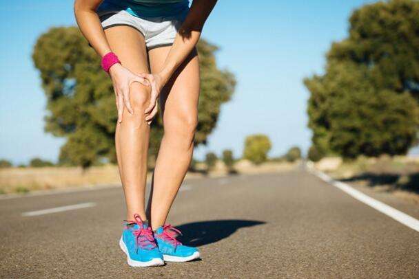 跑步膝盖疼怎么办 如何防止跑步受伤