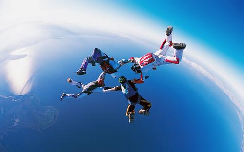 跳伞运动对身体有什么好处 跳伞运动需要什么条件