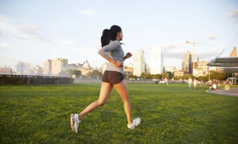 慢跑的正常速度应该是多少 慢跑可以减肥瘦腿吗
