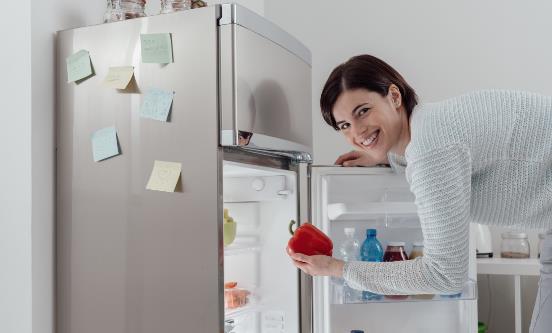 警惕冰箱导致的食物中毒，四类食物不宜放入冰箱存放