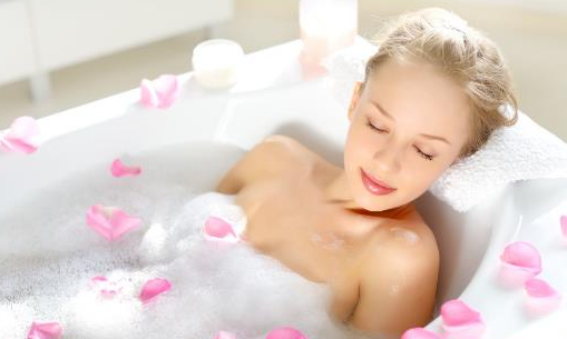 泡澡的水温高容易引起哪些症状
