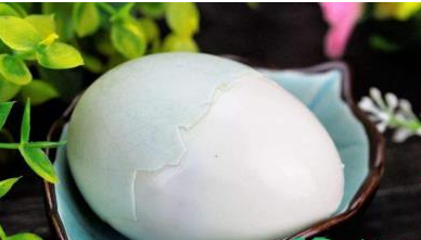 工业盐腌制咸鸭蛋是否构成犯罪