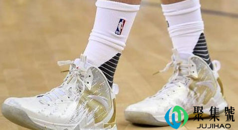 NBA球员袜子里面穿的什么 NBA球员穿的袜子叫什么