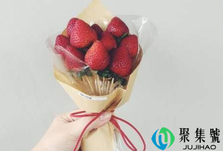 草莓花束可以送男朋友吗(草莓花多少钱一束)
