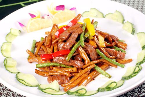 生牛肉怎么炒好吃又嫩(生牛肉怎么炒才好吃)