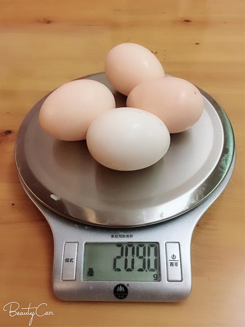 一个鸡蛋大概多少g(一个鸡蛋大概多少个鹌鹑蛋)