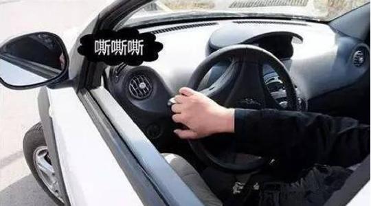转弯怎么打方向盘(转弯打方向盘技巧视频)