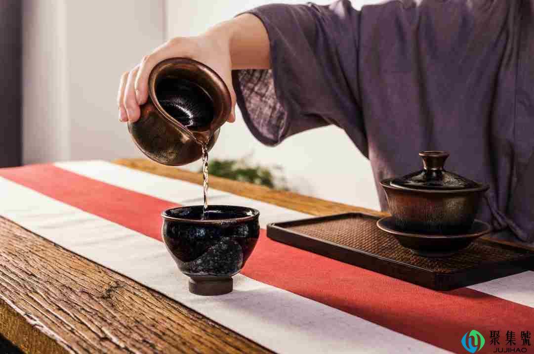 茶汤倒入建盏就可以养出七彩了吗?新手养盏不注重这3点适得其反