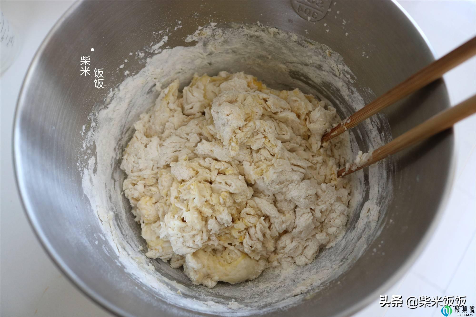 不想早起做早餐,就烤两个面包吧,又香又软,三天早餐不愁了