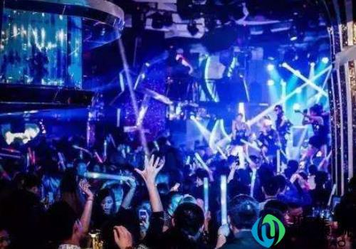 酒吧散台有座位吗(酒吧一个散台两个人去可以吗)
