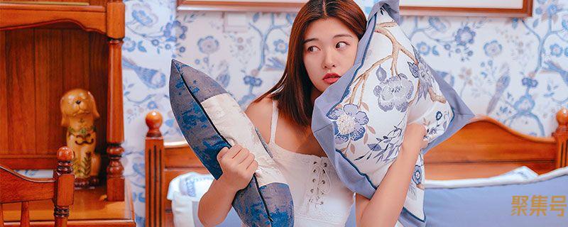 枕头发黄怎样才能洗白(怎样清洗发黄的枕头芯)