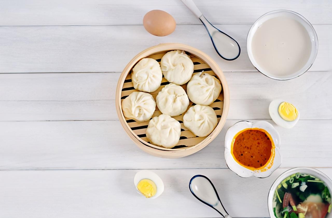 豆浆和鸡蛋可以一起吃吗早餐,早上喝豆浆搭配什么最好