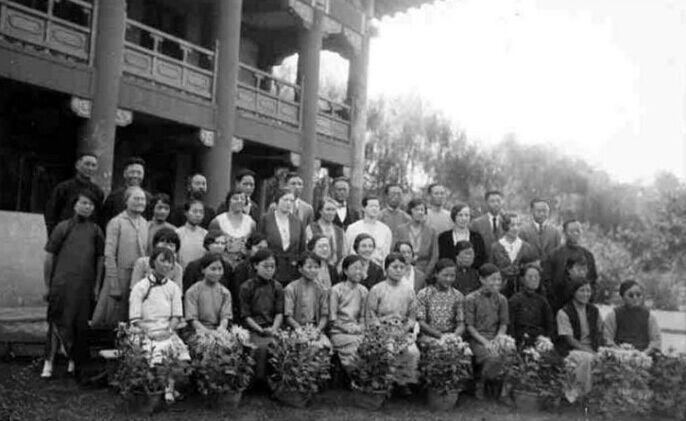金陵十三钗真实历史(金陵十三钗真实历史有人活下来吗)