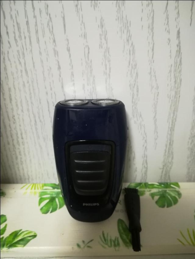 使用电动剃须刀的流程(买电动剃须刀时应该注意什么)