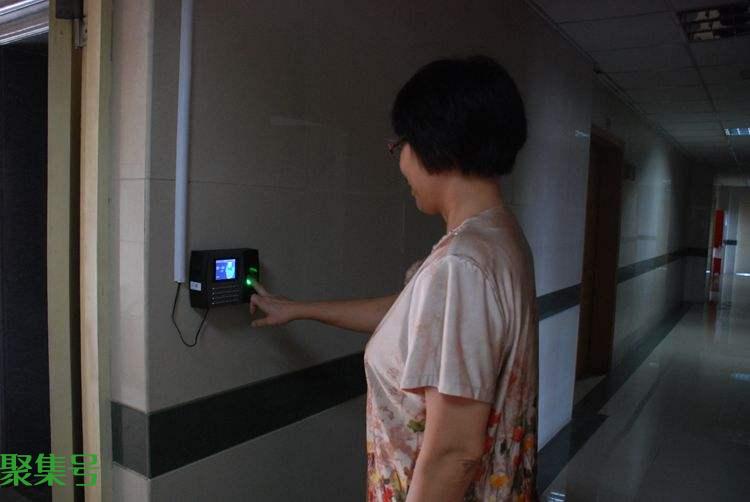 打卡机怎么导出考勤表(企业微信打卡机怎么导出考勤)