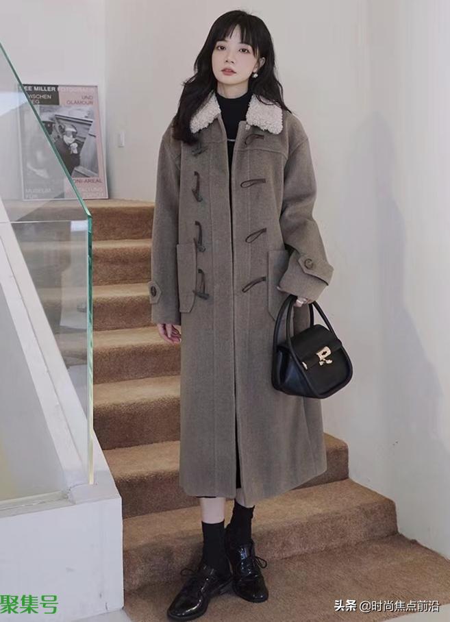 常用的服装色彩搭配技巧有哪几种(服饰色彩的搭配方法)