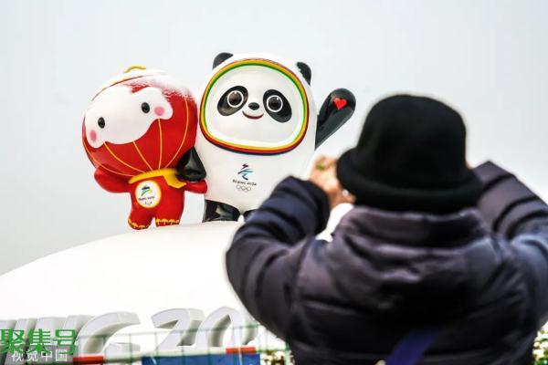 冰墩墩其实是“内八字”(藏在冰墩墩身上的彩蛋)
