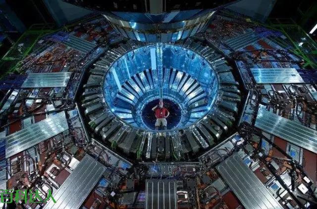 神奇的碳材料--富勒烯