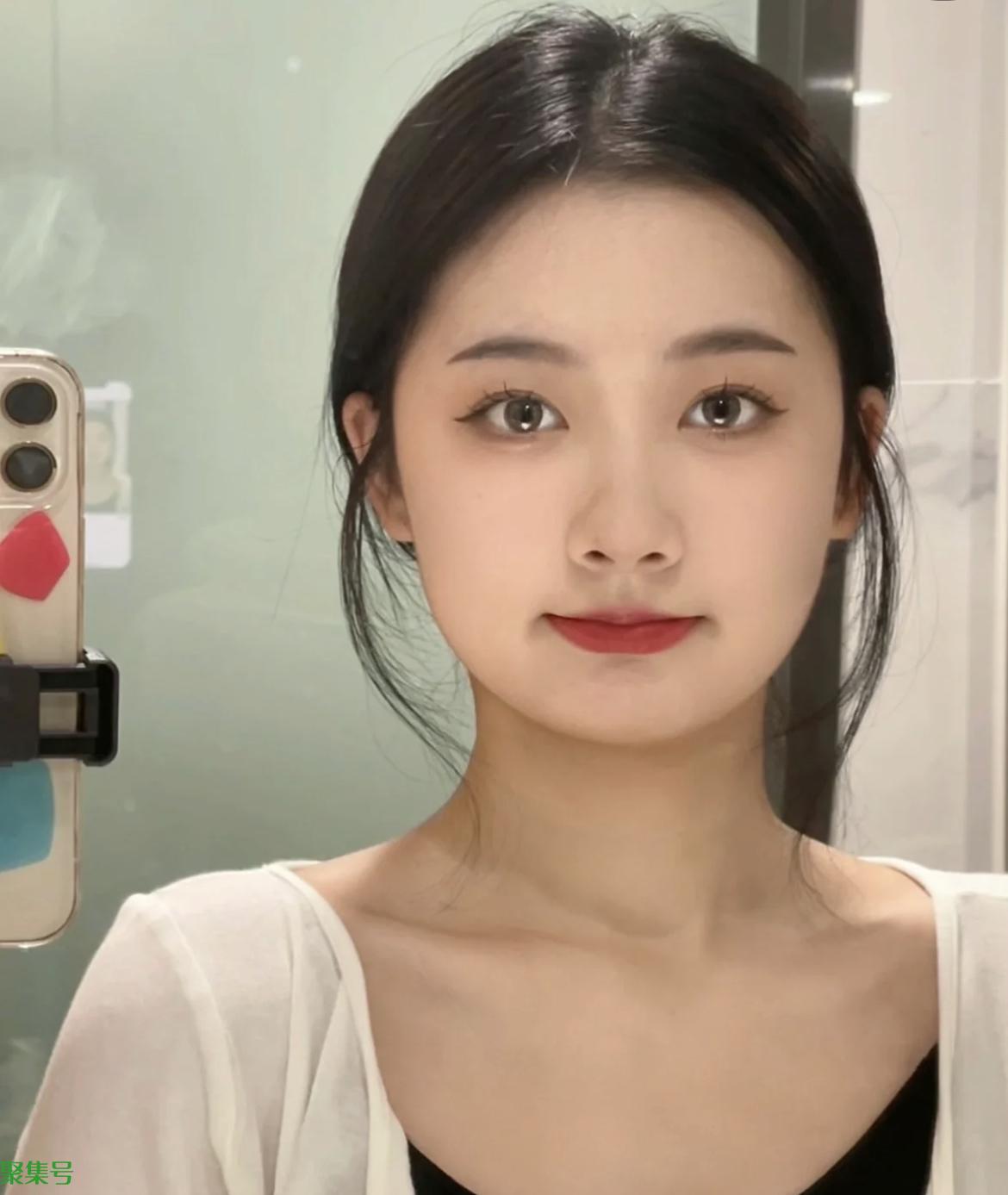 小圆脸适合什么发型(圆脸弄什么发型最好看)