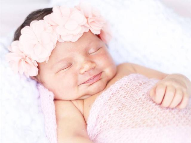 婴儿为什么会在睡着的时候笑？
