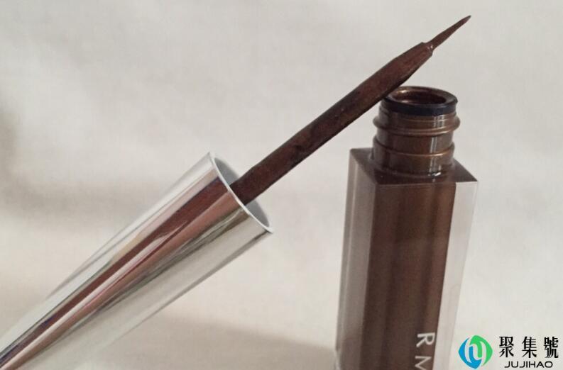 眼线液弄衣服上用什么可以洗掉