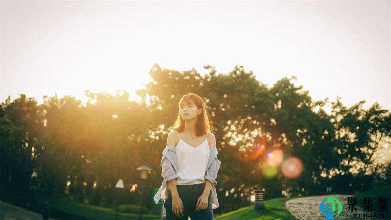 说女生白月光什么意思