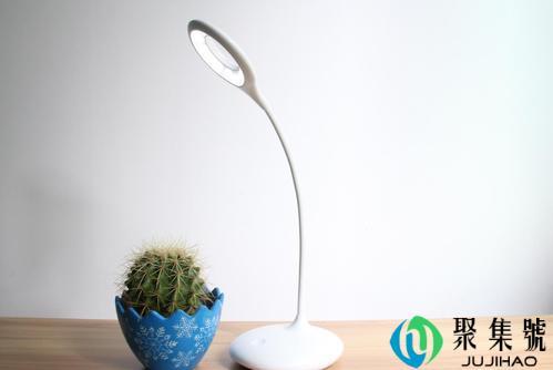 孩子用台灯的危害